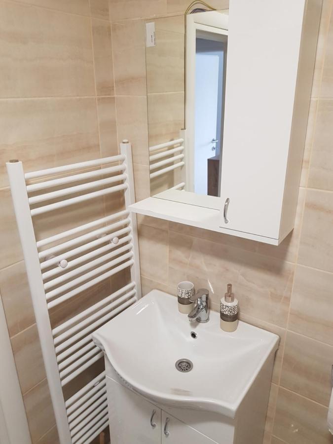 S&D Apartman Lukavica Bagian luar foto