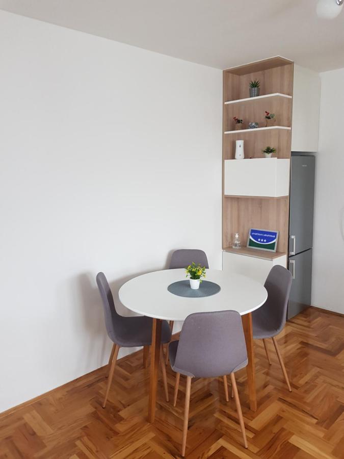 S&D Apartman Lukavica Bagian luar foto