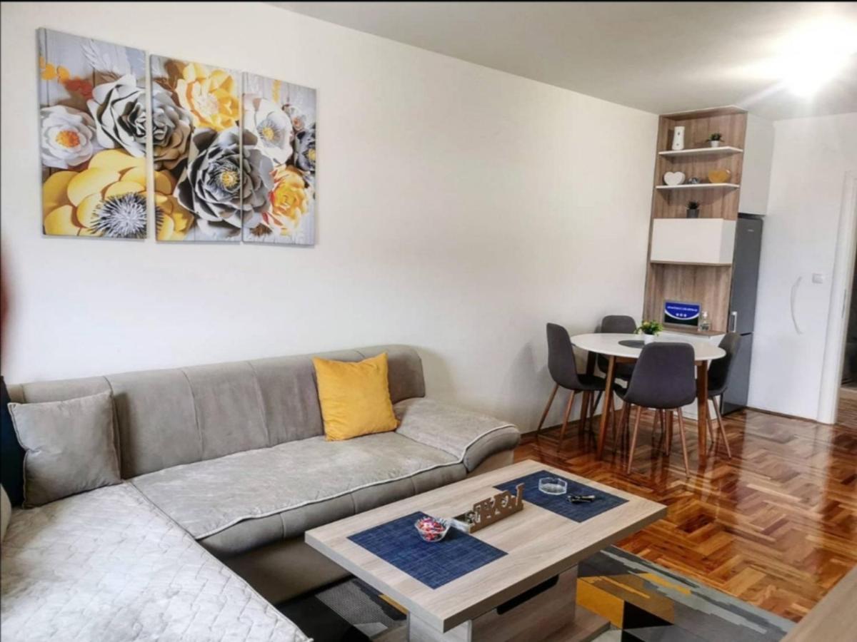 S&D Apartman Lukavica Bagian luar foto