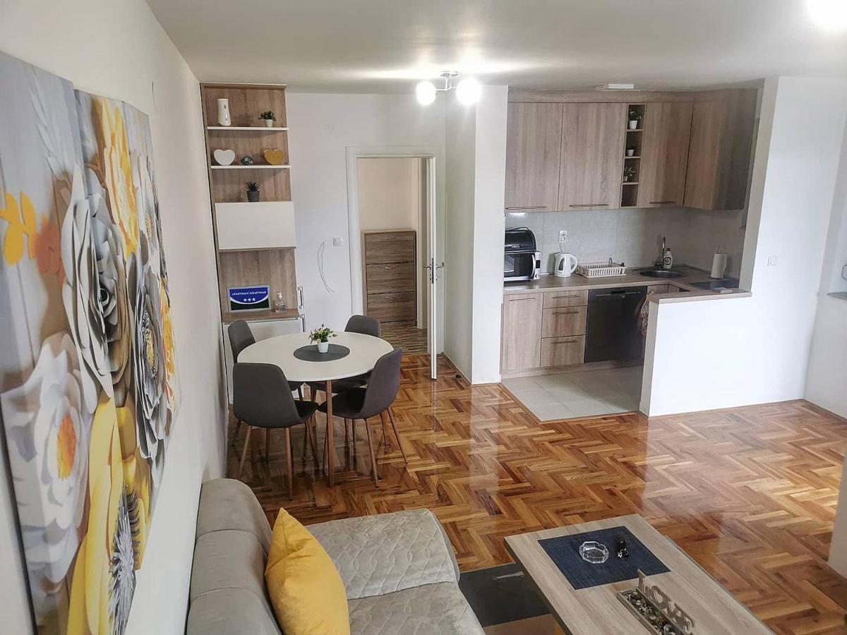 S&D Apartman Lukavica Bagian luar foto